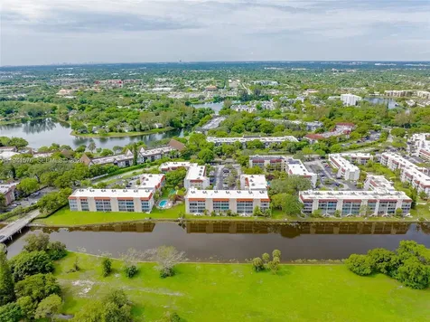 3581 Inverrary Drive Lauderhill FL 33319