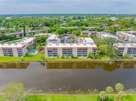 3581 Inverrary Drive Lauderhill FL 33319