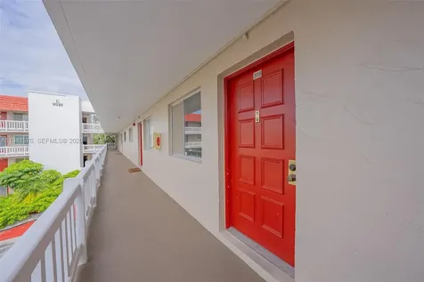 3581 Inverrary Drive Lauderhill FL 33319