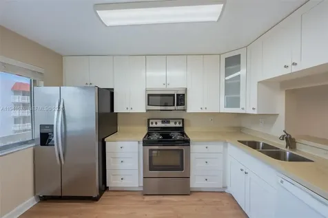 3581 Inverrary Drive Lauderhill FL 33319