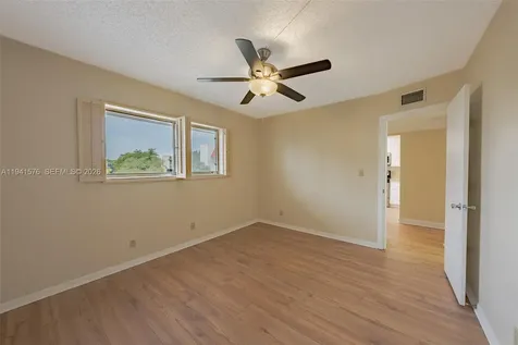 3581 Inverrary Drive Lauderhill FL 33319