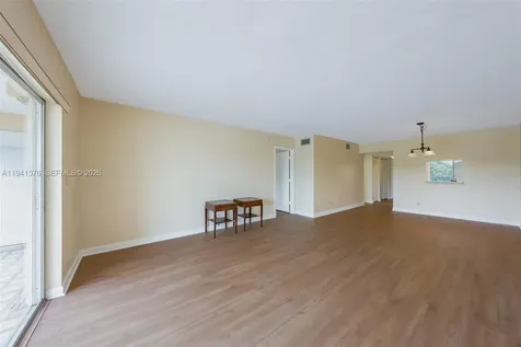 3581 Inverrary Drive Lauderhill FL 33319