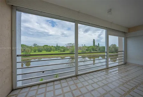 3581 Inverrary Drive Lauderhill FL 33319