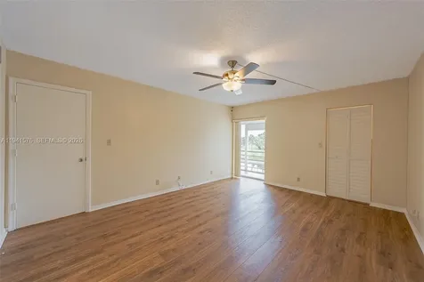 3581 Inverrary Drive Lauderhill FL 33319