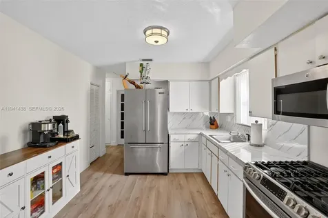 8500 SW 16th Street Miami FL 33155