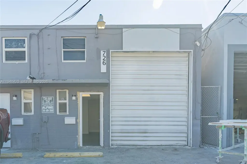 726 W 28th Street Hialeah FL 33010