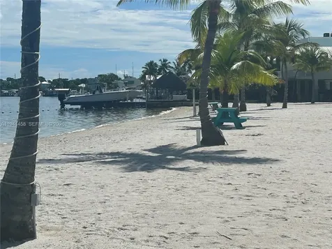 186 W Avenue A Key Largo FL 33037