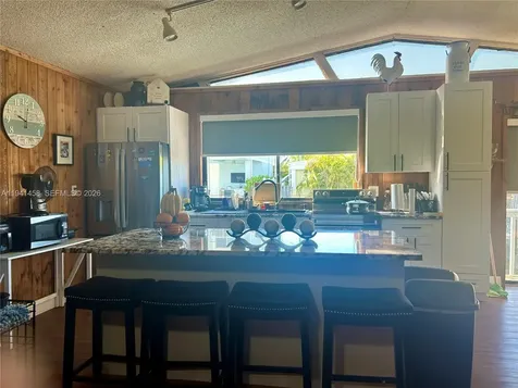 186 W Avenue A Key Largo FL 33037