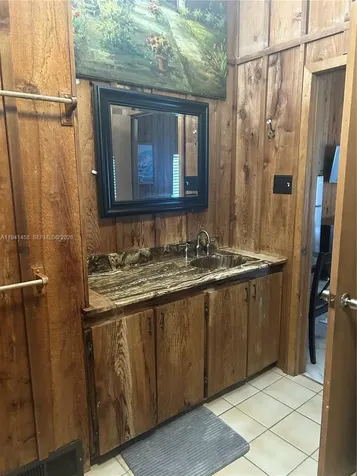 186 W Avenue A Key Largo FL 33037