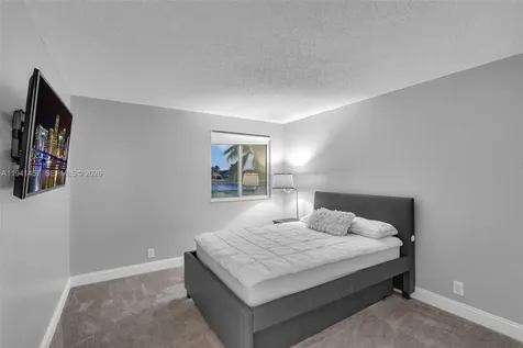 714 Heritage Drive Weston FL 33326