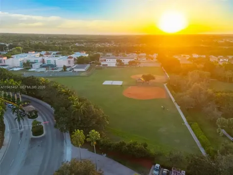 714 Heritage Drive Weston FL 33326