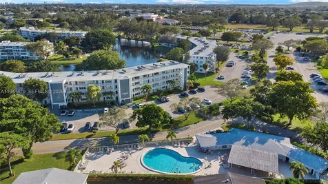 1018 Durham A Deerfield Beach FL 33442