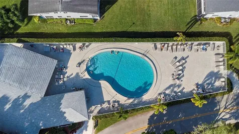 1018 Durham A Deerfield Beach FL 33442