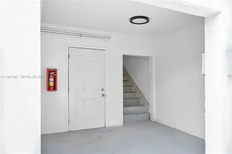 418 NW 9th Avenue Miami FL 33128