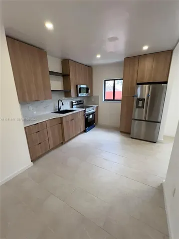 418 NW 9th Avenue Miami FL 33128