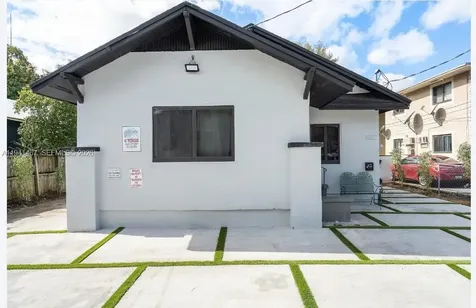 418 NW 9th Avenue Miami FL 33128