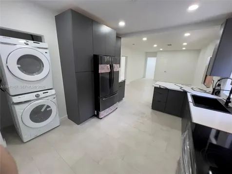 418 NW 9th Avenue Miami FL 33128