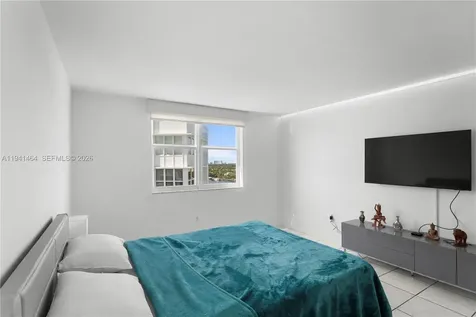 5001 Collins Avenue Miami Beach FL 33140