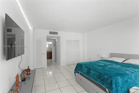 5001 Collins Avenue Miami Beach FL 33140