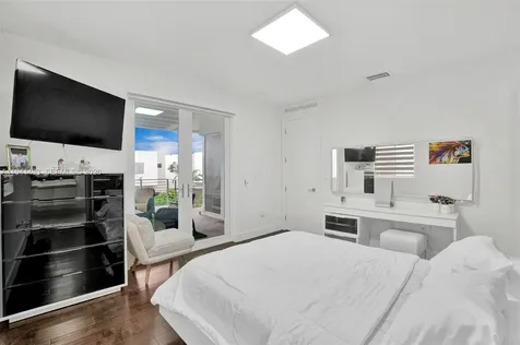 10055 NW 77th Street Doral FL 33178