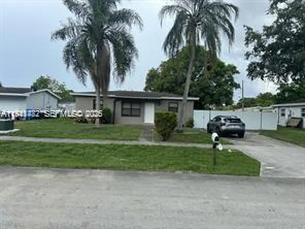 4620 SW 31st Drive West Park FL 33023
