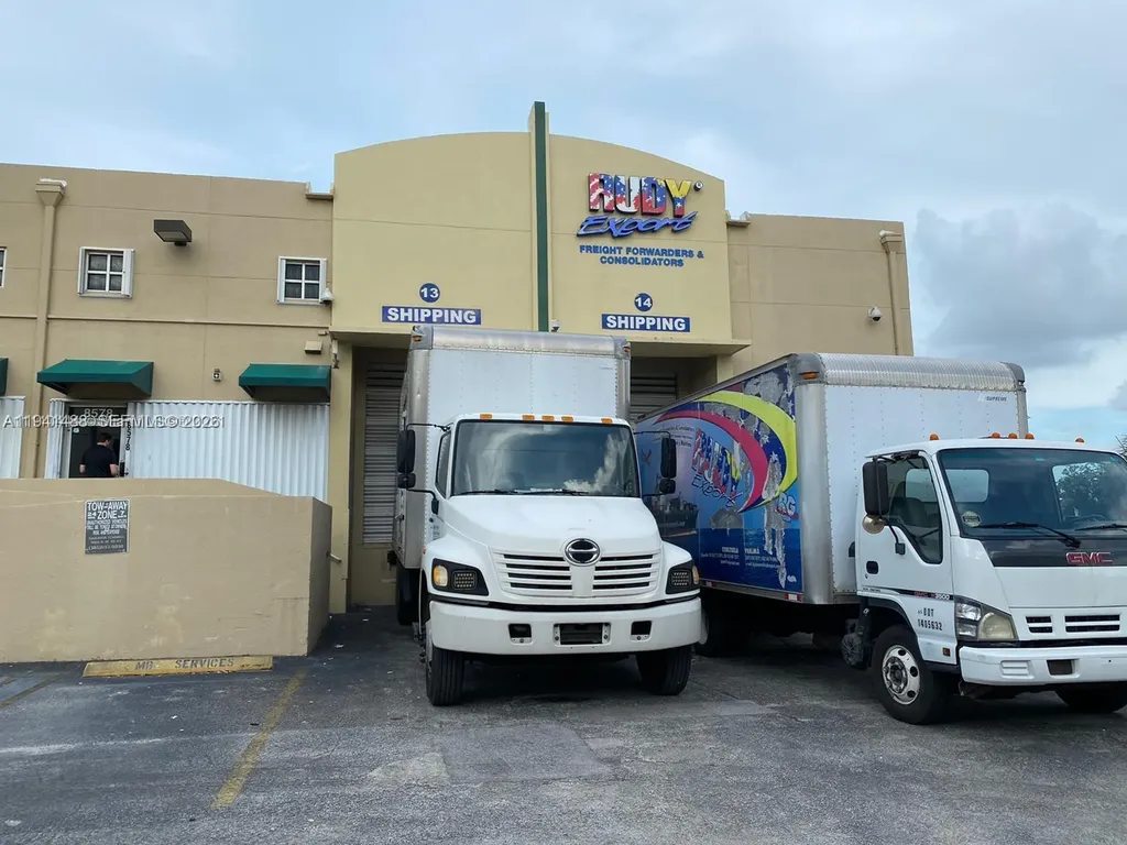 8578 NW 61st Street Miami FL 33166