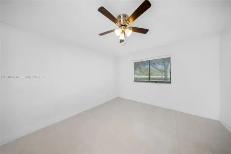 2986 S University Drive Davie FL 33328