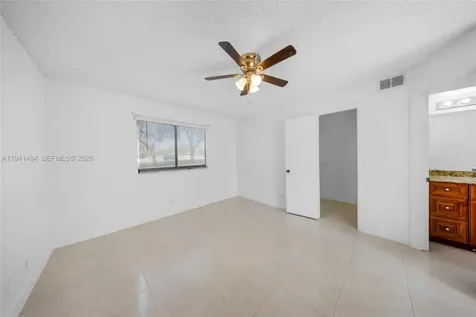 2986 S University Drive Davie FL 33328