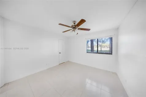 2986 S University Drive Davie FL 33328