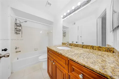 2986 S University Drive Davie FL 33328