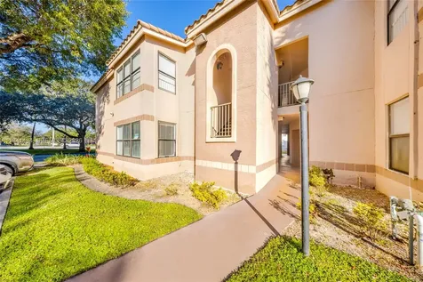 2986 S University Drive Davie FL 33328
