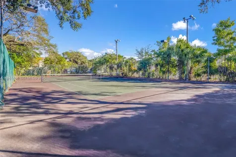 2986 S University Drive Davie FL 33328