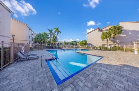 2986 S University Drive Davie FL 33328