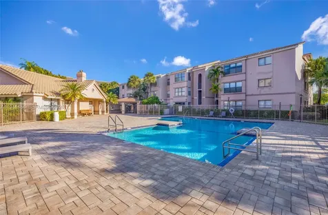 2986 S University Drive Davie FL 33328