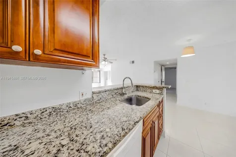 2986 S University Drive Davie FL 33328