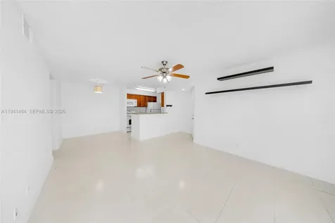2986 S University Drive Davie FL 33328