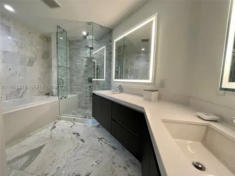 851 NE 1st Avenue Miami FL 33132