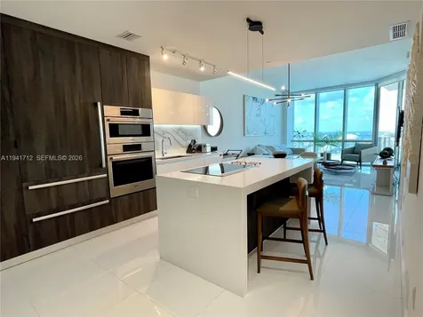 851 NE 1st Avenue Miami FL 33132