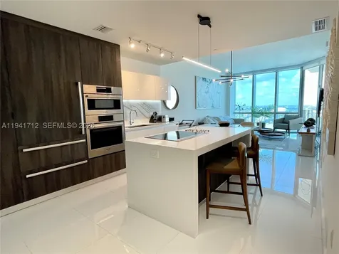 851 NE 1st Avenue Miami FL 33132