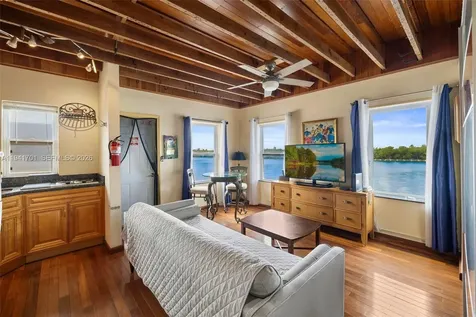1908 N Ocean Drive Hollywood FL 33019