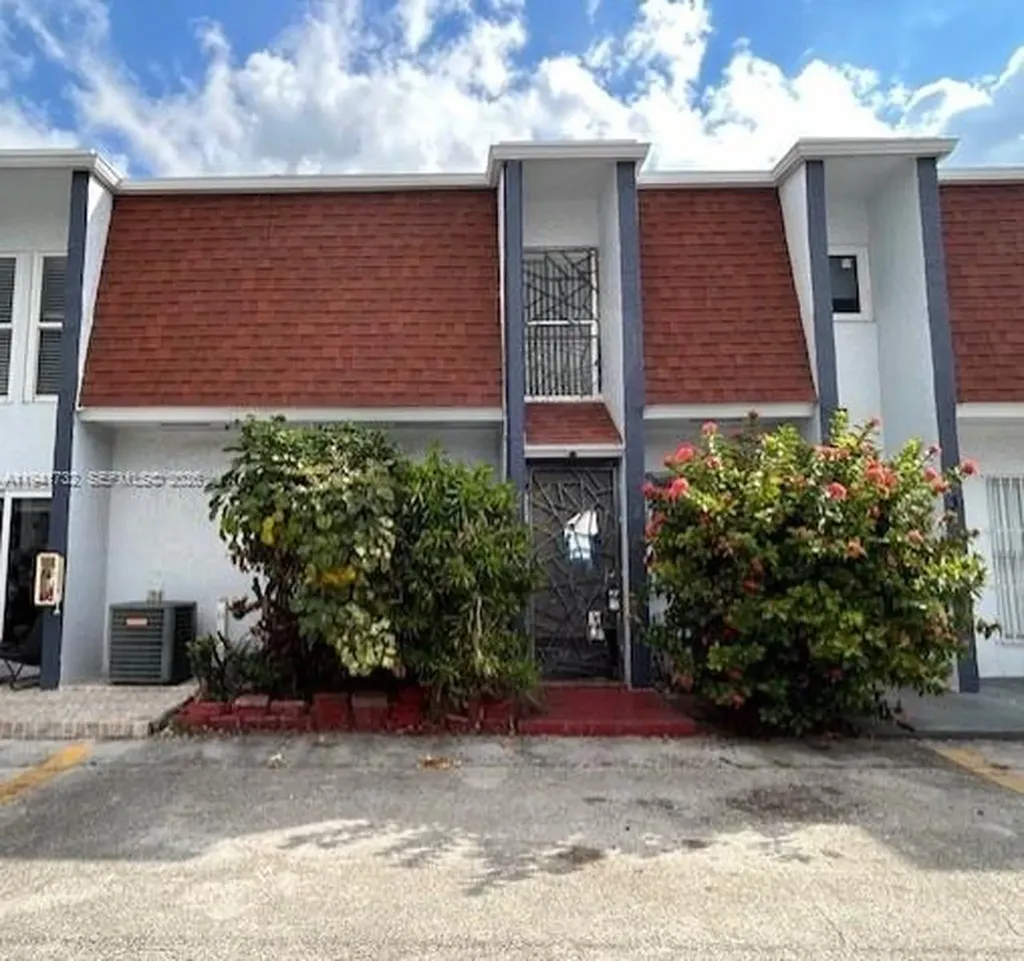 318 NW 107th Avenue Miami FL 33172