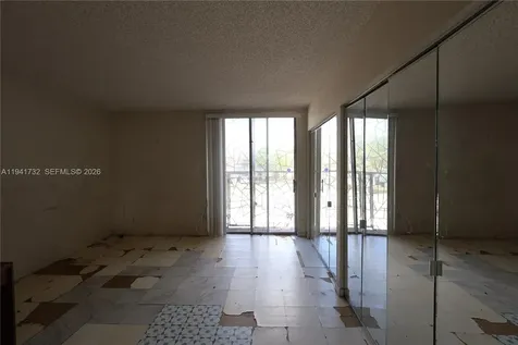 318 NW 107th Avenue Miami FL 33172