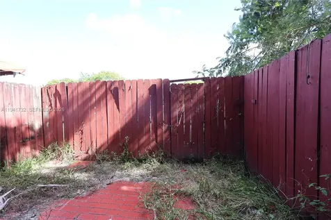 318 NW 107th Avenue Miami FL 33172