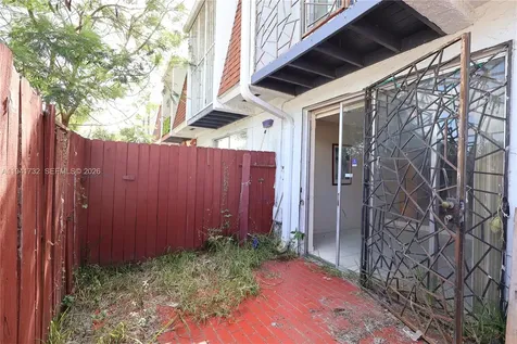 318 NW 107th Avenue Miami FL 33172