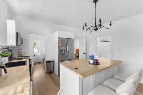 2811 SW 17th Street Miami FL 33145