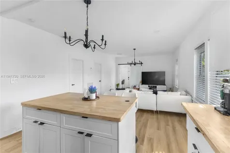 2811 SW 17th Street Miami FL 33145