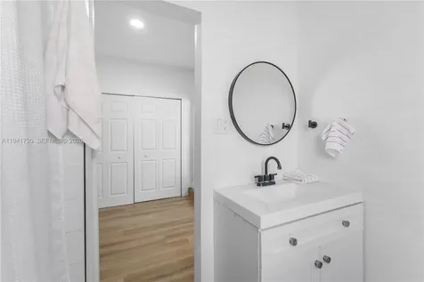 2811 SW 17th Street Miami FL 33145