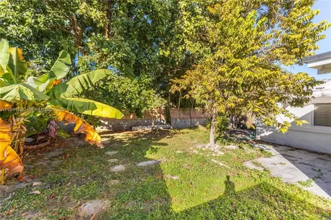 2811 SW 17th Street Miami FL 33145