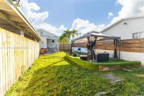 2811 SW 17th Street Miami FL 33145