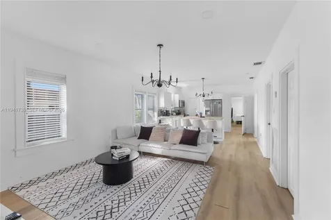 2811 SW 17th Street Miami FL 33145